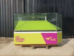 Glass display cabinet, telephone display cabinet, green