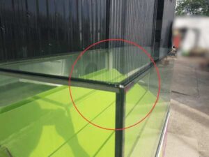 Glass display cabinet, telephone display cabinet, green