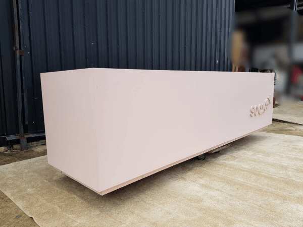 Pink 4-door wooden counter, 300 cm