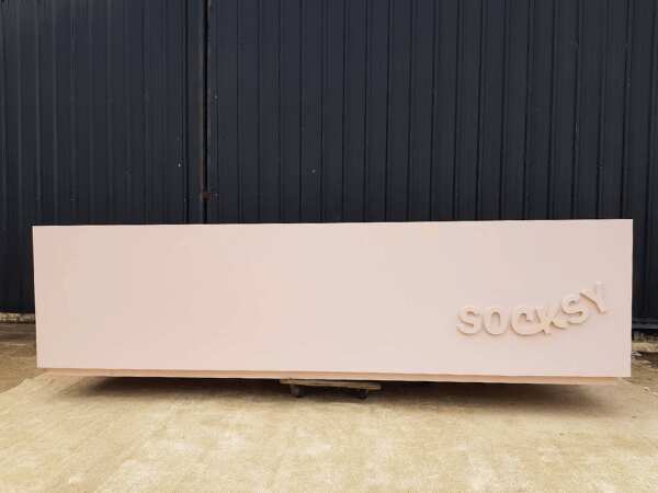 Pink 4-door wooden counter, 300 cm