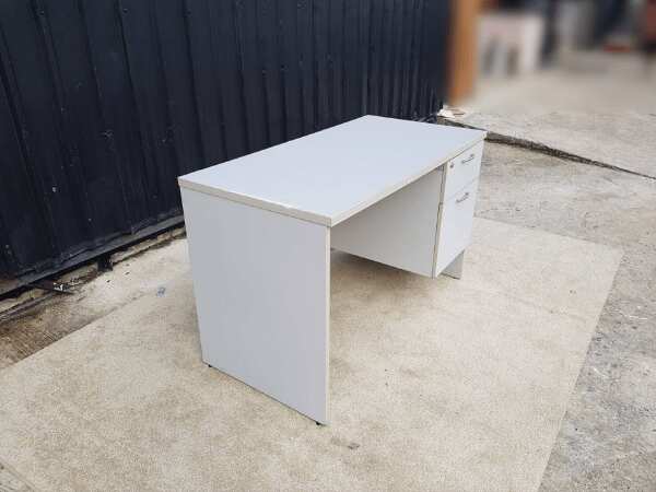 Desk with 2 drawers 120 x 60 cm