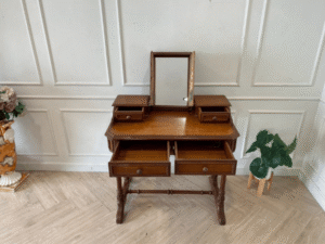 Dressing table with 4 drawers and mirror top, vintage style