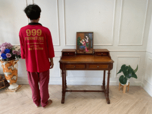 Dressing table with 4 drawers and mirror top, vintage style