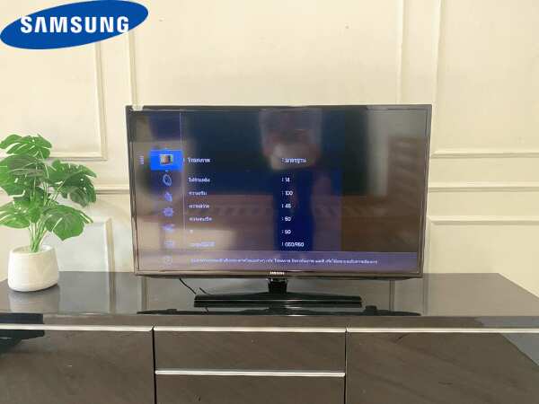 Samsung TV 40 inch tabletop LED model UA40F5000R