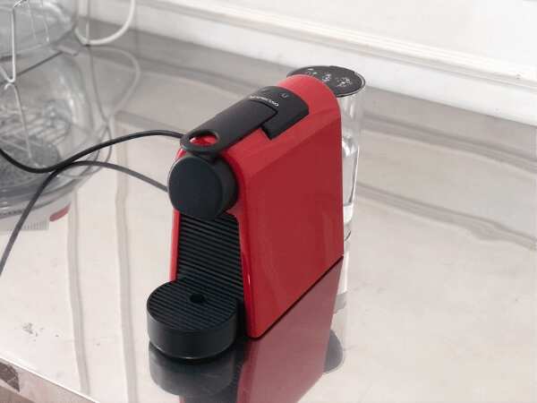 Nespresso Essenza Mini D Model Red Coffee Machine