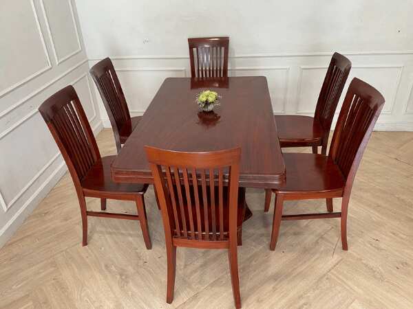 Set of 6 glossy real wood tables and chairs, classic style