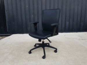 Office chair, leather seat, with arms, Logica work chair_N1I1K49Y1U