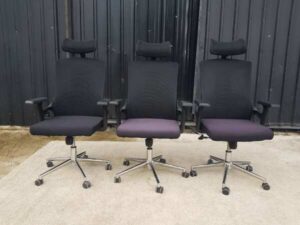 Office chair, purple fabric cushion, mesh backrest, black headrest