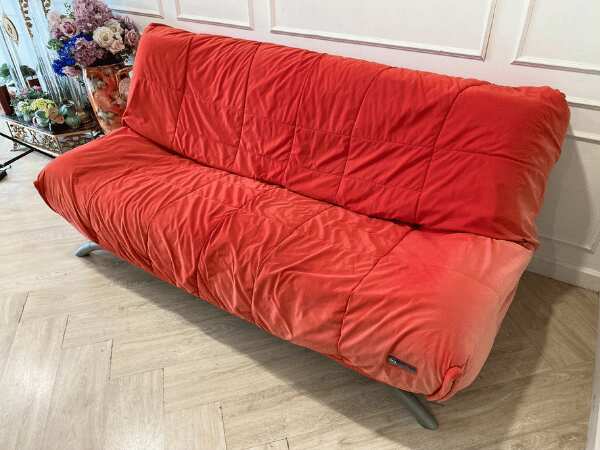 2-seat sofa bed, red fabric cushion, Serta brand