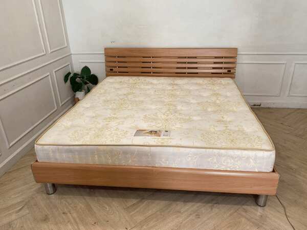 6 foot bed, Index brand, 6 foot mattress, 10 inches thick, Slumberland brand, Royal Diamond model