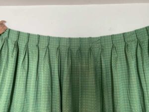 Minimalist style window curtains, green