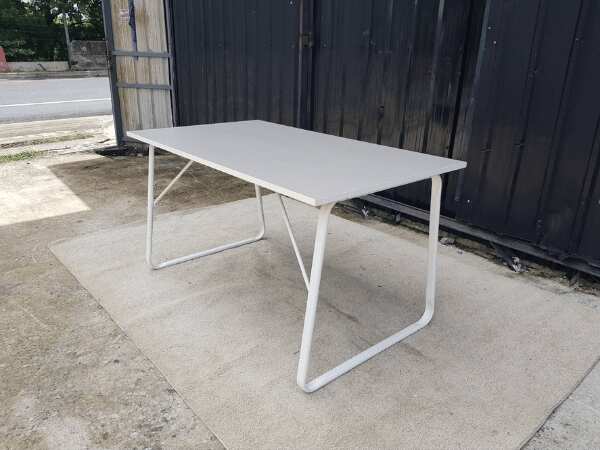 Work desk, steel legs, white, 140 cm