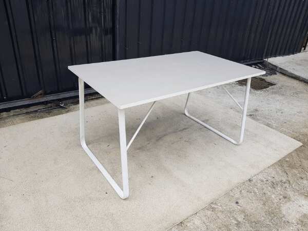 Work desk, steel legs, white, 140 cm