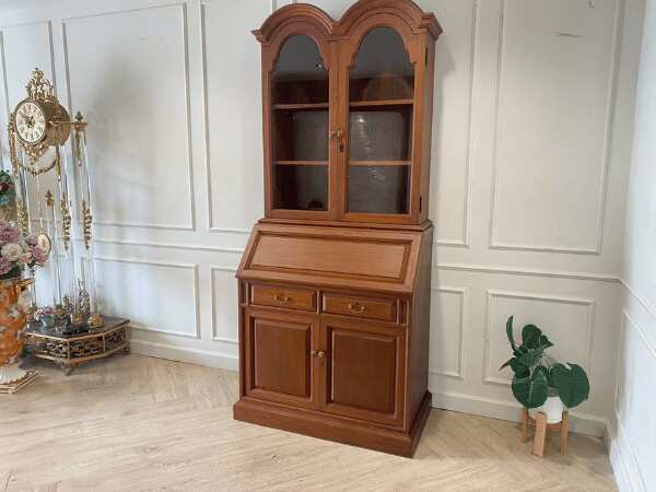 Tall 4-door, 2-drawer bookcase in vintage style