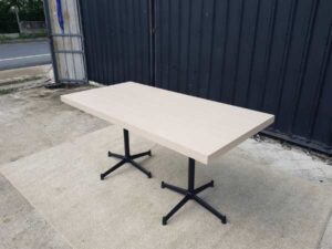 Dining table, steel legs, wooden top, cream color, 160 x 80 cm.