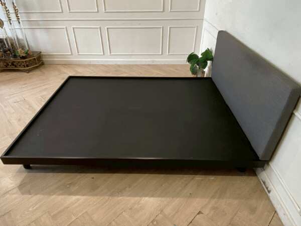 5-foot bed, wooden frame, black