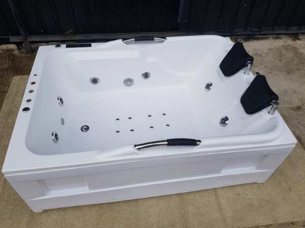 Corner bathtub for 2 people, size 1.7 meters, whirlpool bathtub, spa bathtub, jacuzzi bathtub, soaking tub