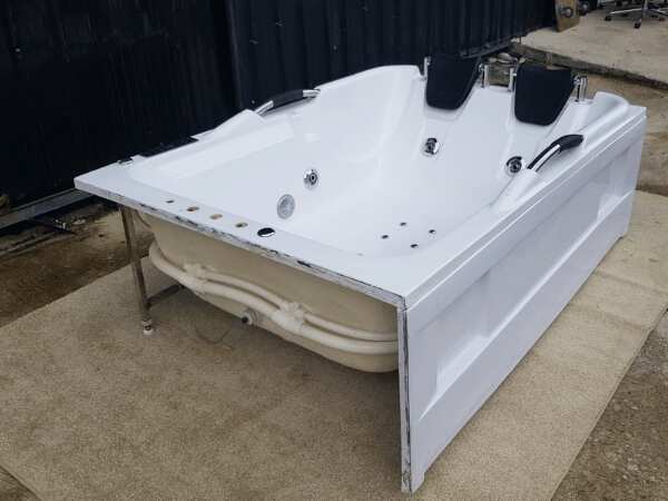 Corner bathtub for 2 people, size 1.7 meters, whirlpool bathtub, spa bathtub, jacuzzi bathtub, soaking tub