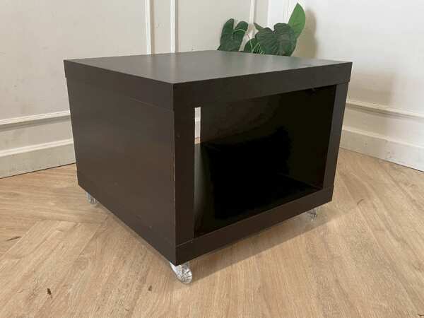 2-tier side table with wheels, wooden frame, black