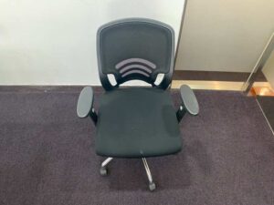 Office chair, steel legs, fabric seat, mesh backrest, black, Perfect brand.