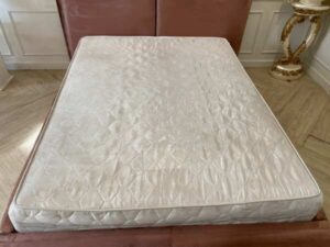 5-foot bed, brown, 5-foot mattress, 8.5 inches thick