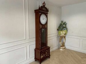 Floor clock decorated with pearls