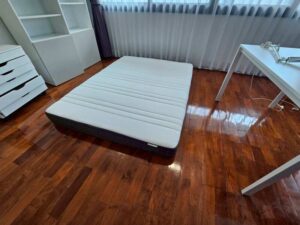 IKEA Morgedal mattress, 5-foot, white (4)