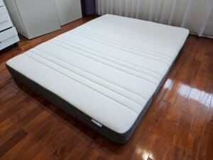 IKEA Morgedal mattress, 5-foot, white (4)