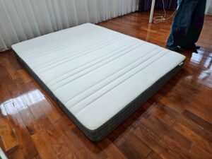 IKEA Morgedal mattress, 5-foot, white (4)