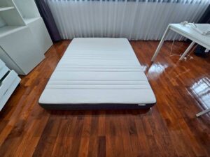 IKEA Morgedal mattress, 5-foot, white (4)