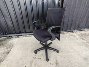 Logica brand office chair with black mesh fabric seat and armrests._21A85Q3MZZ