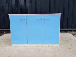 Blue washbasin with three doors