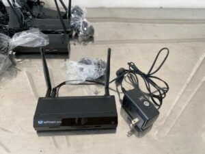 Wireless Presenter - Wireless image and sound transmission, Wepresent brand, model WIPG-1000P