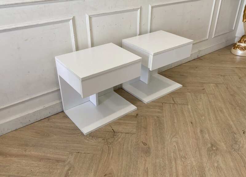 White wooden bedside table with 1 drawer_33Q8TFH4H6