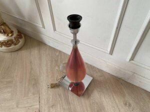 Table lamp, resin frame, iron base, light pink color.