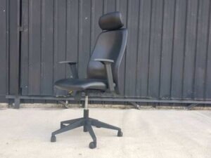 Office chair, executive chair, plastic base, leather seat, backrest with headrest, black.