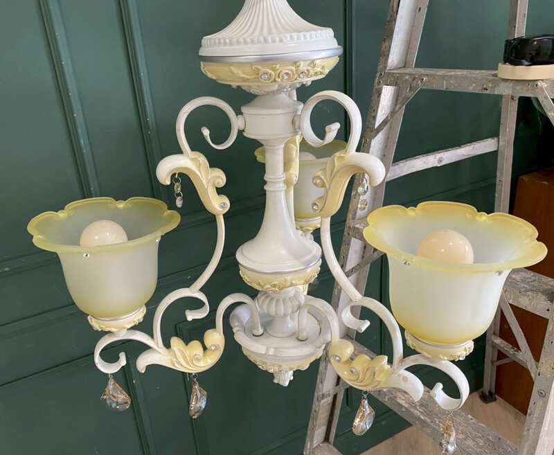 White Chandelier/Glass Pendant Lamp