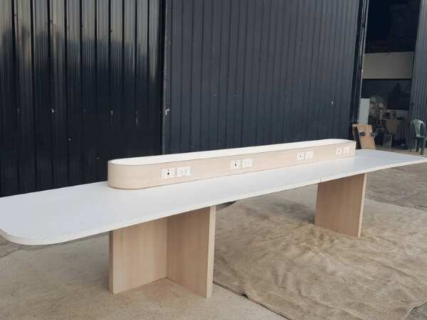 Conference table with power strip 460 cm