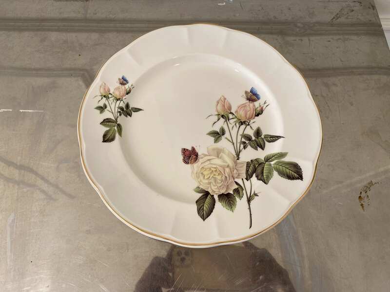 Ceramic plate with white rose pattern and gold rim, Quality Ceramic brand, 27 cm.