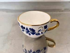 Set of 4 coffee cups, floral pattern, blue