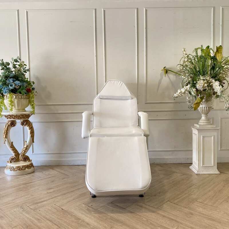 Massage bed, spa bed, beauty bed, leather upholstery, steel legs, cream color._5UFP2QNZNN