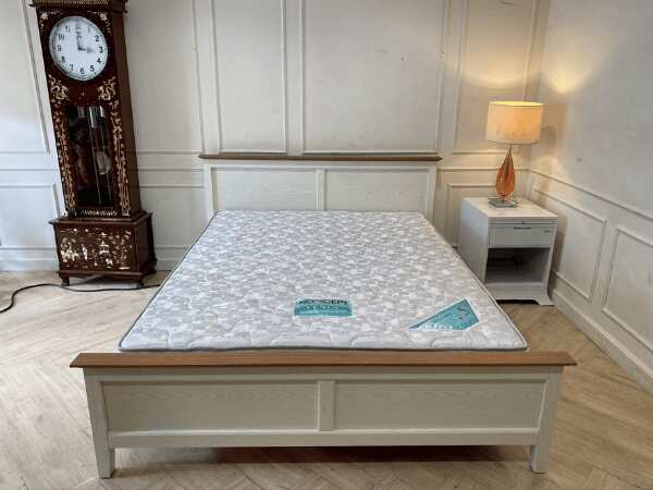 Bed with super spring mattress, reinforced with latex, 5 feet, 9 inches thick, Koncept brand