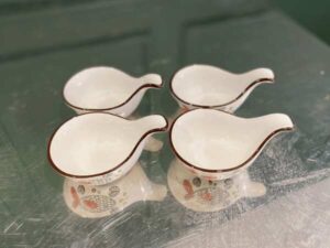 Ceramic fish-shaped dipping sauce cup