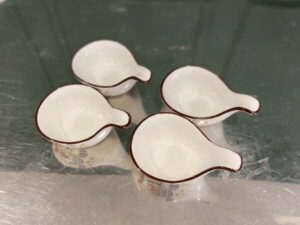 Ceramic fish-shaped dipping sauce cup
