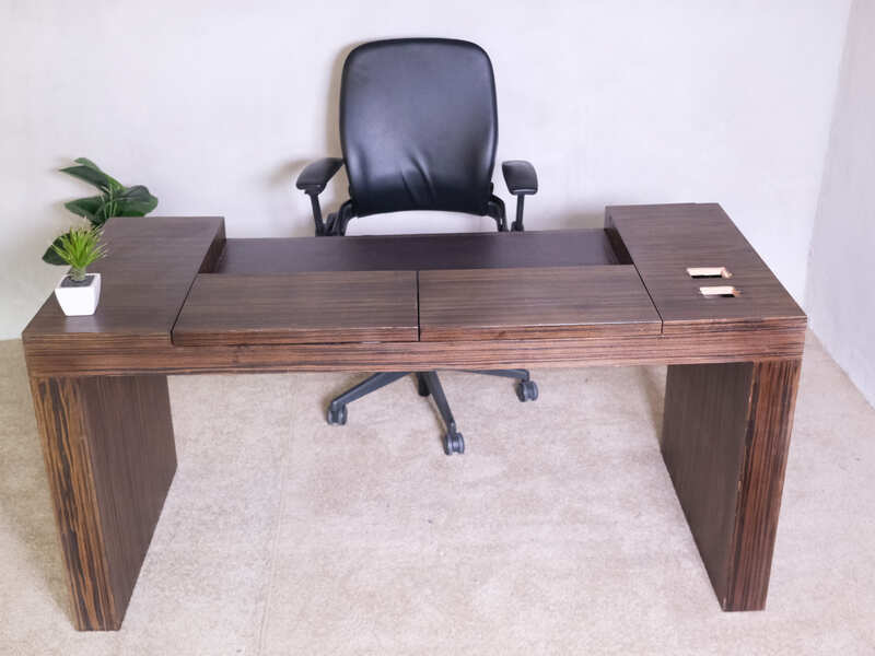 wooden frame work desk Lined with leather writing pad, has 2 leather trays, can be closed-opened / has 1 drawer._606YK11BOW