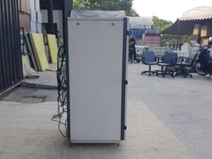 Rack cabinet for IT equipment