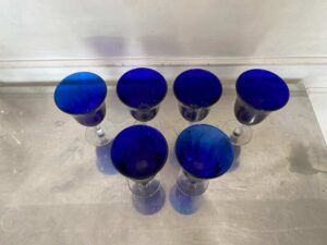 Cobalt blue goblet-shaped wine glass by Cristal d'Arques-Durand.