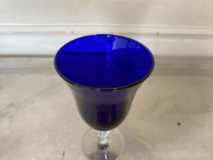 Cobalt blue goblet-shaped wine glass by Cristal d'Arques-Durand.