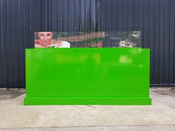 Green wooden partition