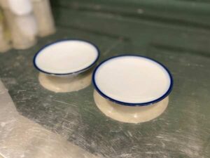 Ceramic plate, white with blue edge, 17 cm